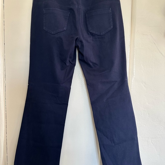 YSL navy blue bootleg jeans. medium rise. Size 6/7. - Picture 3 of 4